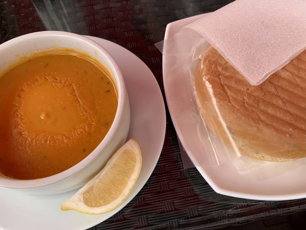 スープとシャウルマ